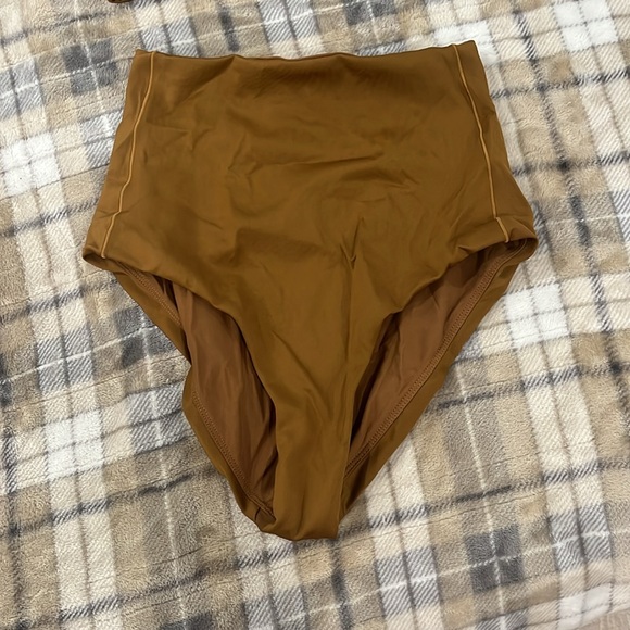 Left on Friday Brown One-Shoulder Bikini Set - Picture 3 of 4